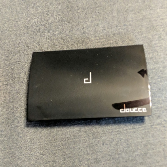 Doucce Freematic eyeshadow pro palette. - Picture 2 of 3